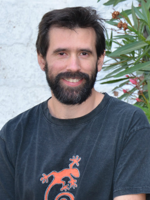 Oscar Calderón - Comprador de Facebook